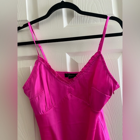 Bright pink satin midi dress - Picture 3 of 4